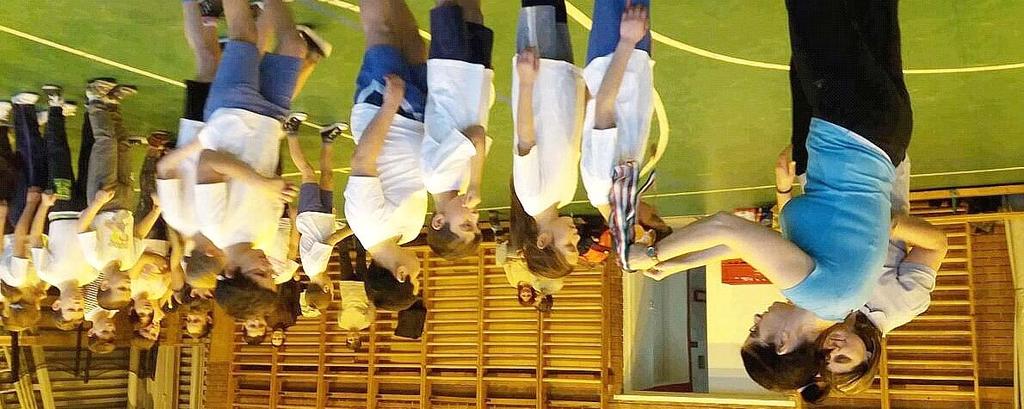 Az idei tanévtõl tematikus hetekben gondolkodunk rendezvényeinkrõl, ezért ez az alkalom is több napon át játszott szerepet iskolai életünkben.