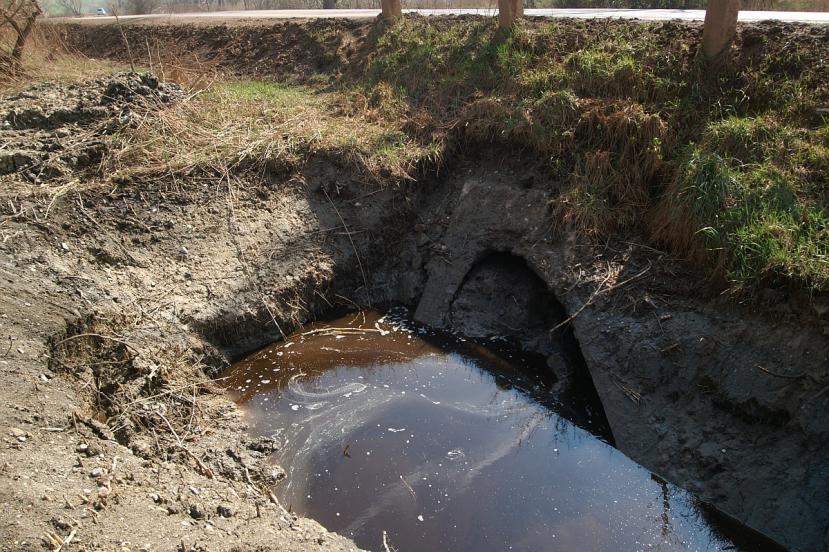 elzárása A méréseket a talajba mélyített furatokban összegyűlő