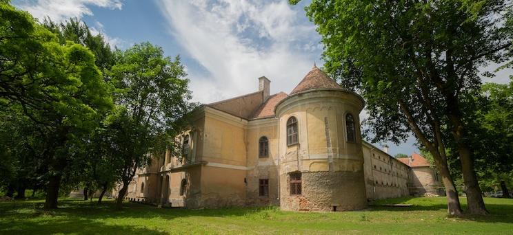 Az újság megküldéséért köszönet Szabó Gábornak (Brassó-Négyfalu). Szerk.