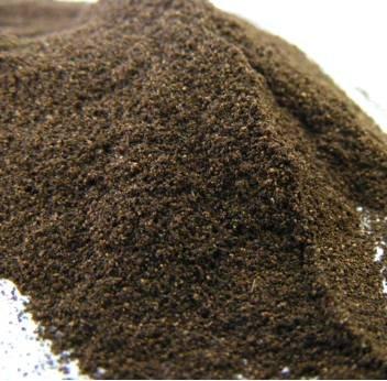 Ezekben különösen gazdag. Egy szlovéniai vizsgálat 12-féle flavonoid jelentős mennyiségét találta meg a zöld dióburokban. Nem sorolom fel, többnek magyar neve sincs.
