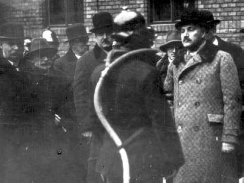 A Katasztrófavédelmi Oktatási Központ és jogelőd szervezeteinek hét évtizedes története Scitovszky Béla belügyminiszter az első Tűzoltótisztképző Tanfolyam megnyitása alkalmával a Kőnig-féle