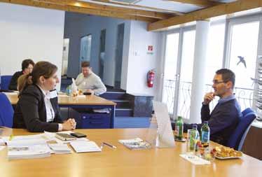korszerűsítése Bajorország a megfelelő partner (Bayern Fit for Partnership) kezdeményezés támogatásával 4. April 2017 2017. április 4. Regionaler Firmenbesuch bei HÜBNER-H Gumi- és Műanyagipari Kft.
