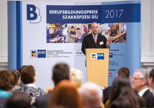 Berufsbildungspreis 2017 DUIHK zeichnet außergewöhnliche Berufsbildungsprojekte aus Die DUIHK hat am 2. März zum vierten Mal ihre Berufsbildungspreise für hervorragende Projekte in Ungarn vergeben.