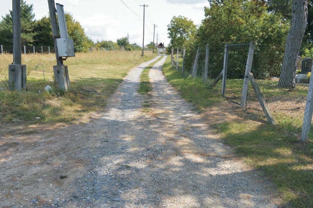 Szentjakabi temető Kaposvár legrégibb temetője a Szentjakabi temető. A látogatót egy rendezett, az élők gondoskodását mutató temető képe fogadja.
