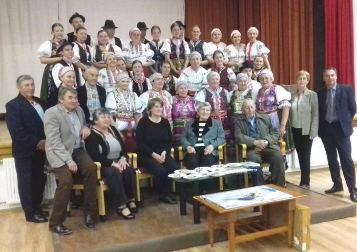 Ide o cyklus workshopov, ktorých cieľom je vzdelávať a skvalitňovať vedomosti všetkých generácií obyvateľov obce, regiónu Hont, ale i BBSK a NSK, v ktorých sa historická oblasť nachádza.