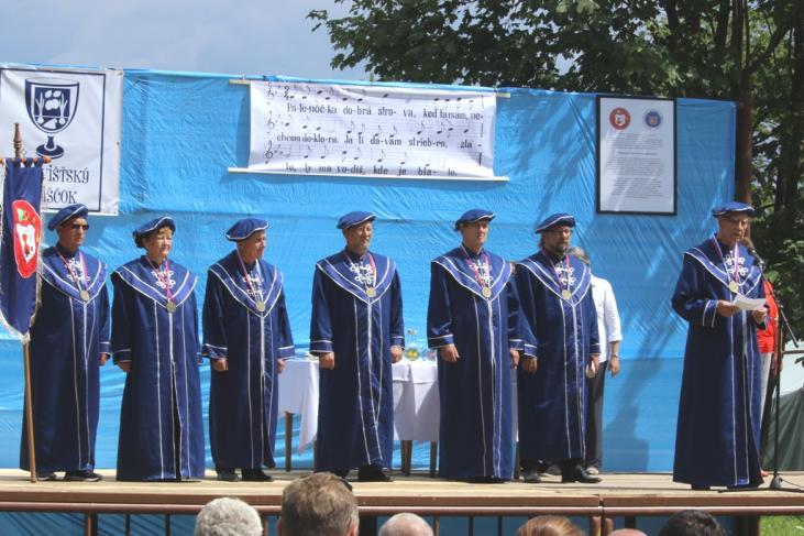 Touto cestou sa chceme srdečne poďakovať všetkým, ktorí prispeli k realizácii podujatia: Banskobystrickému samosprávnemu kraju, Miestnej akčnej skupine MALOHONT, firmám Gemerprodukt Valice OVD