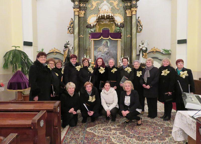 strana 2 3. hlas Irma Rusnáková, Helena Solivajsová, Mária Kuzmániová, Erika Pálenkášová, Edita Klembasová.