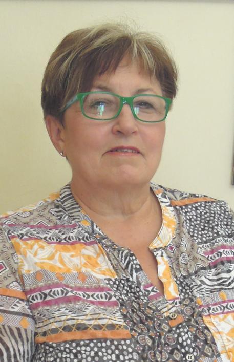 strana 4 REKUS Mária Ambrušová: Národ bez histórie je hromádka koží otrockých (J. M. Hurban) Kultúrno-výchovná pracovníčka, osvetárka, riaditeľka Novohradského osvetového strediska Mária Ambrušová sa narodila v Rimavskej Sobote.