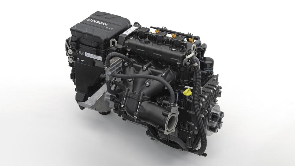 Vadonatúj TR-1 nagy teljesítményű 1049 ccm-es, 3 hengeres motor A -it a legújabb, 1049 ccm-es, 3 hengeres, nagy teljesítményű TR-1-es motorunk hajtja.