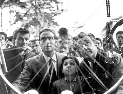 BICIKLITOLVAJOK Ladri di biciclette The Bicycle Thieves 1948, olasz olasz hang/magyar felirat/english Subtitles (90 ) A Biciklitolvajokban egy római munkanélküli végre foglalkozáshoz jut, és ennek