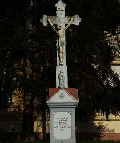 kőkeresztet találunk.