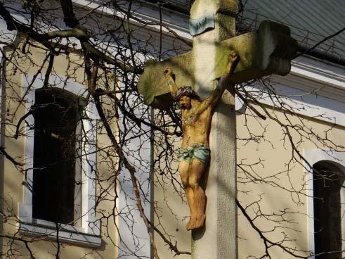 Az 1780-ban épült templomon 1877-ben kisebb átalakításokat végeztek, a tornyot megerősítették, meghosszabbították a karzatot valamint új ablakot vágtak Hunyadi Antal építész