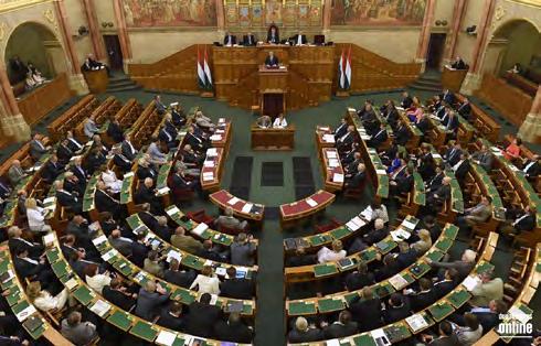 CONTENTS AKTUÁLIS AKTUÁLIS KOMPOSZTÁLHATÓ MŰANYAGTERMÉKEKET GYÁRTÓ ÜZEM ÉPÜL FADDON A Pet-Maison Kft.