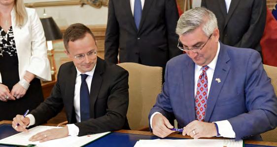 CONTENTS AKTUÁLIS TARTALOMJEGYZÉK AKTUÁLIS ÚJABB HATMILLIÁRD FORINT MUNKAHELYTEREMTÉSRE Hatmilliárd forintból idén már második alkalommal hirdeti meg a Pénzügyminisztérium a mikro-, kis- és