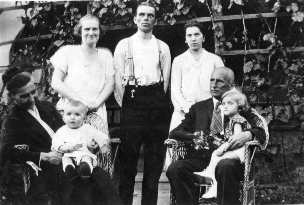 10 Kulcsfigura: A Czégényi család Kőszeg 1931. május vége Czégényi Klára 1931.