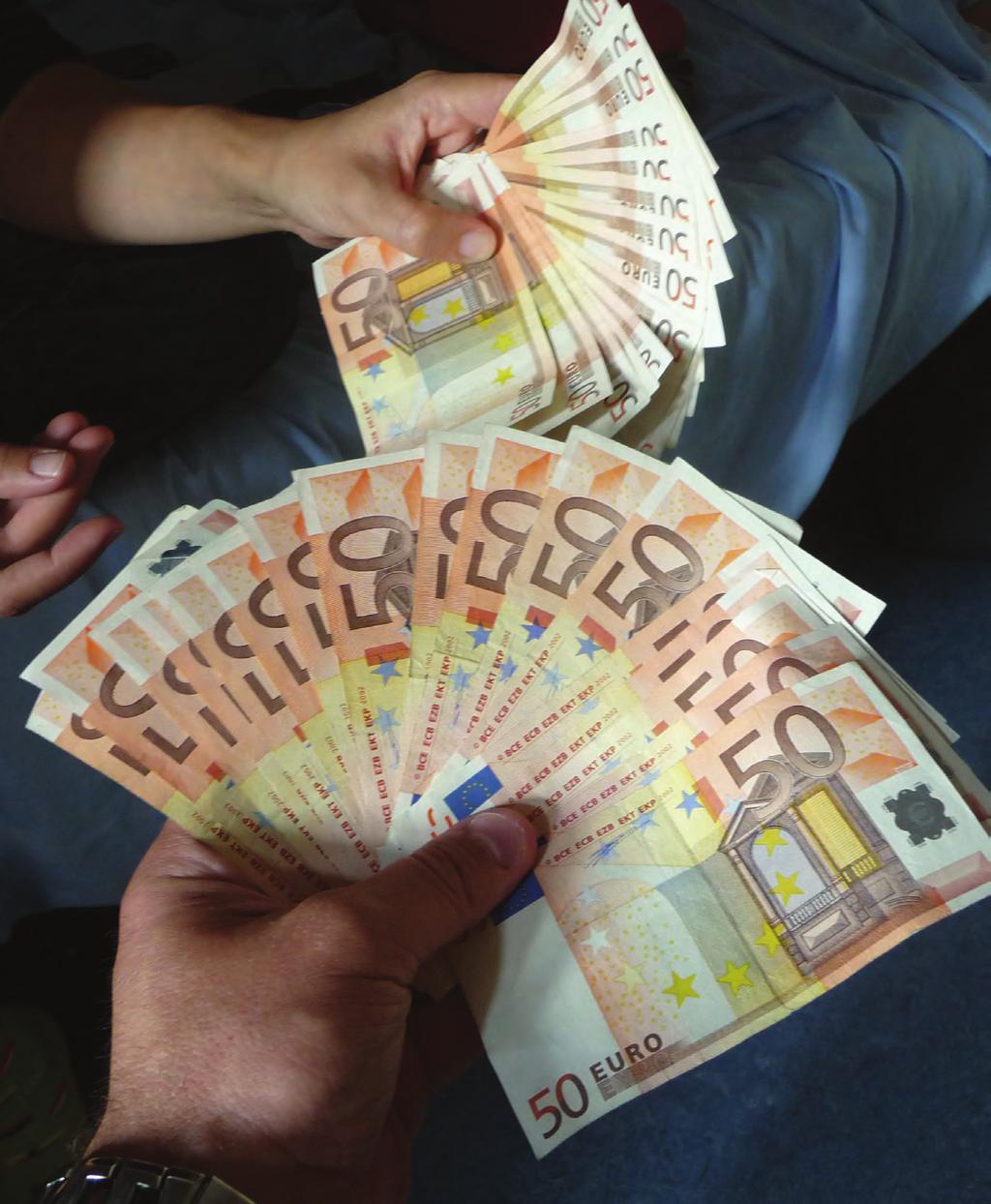 I HATVÁNY, GYÖK, LOGARITMUS A középkor végéek Európájáb egre fotosbbá vát józás,