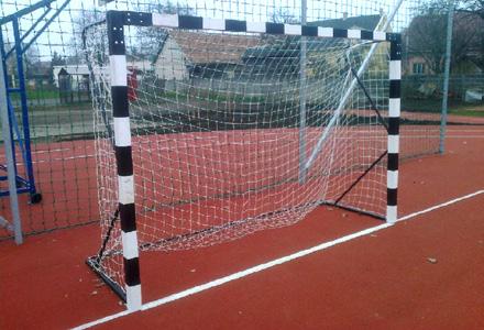 melyek megfelelnek a hagyományos sportlabdákkal szemben támasztott követelményeknek.