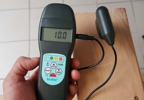 C036 nedvességmérő Fa, építőanyag és papír nedvességének gyors mérésére %-ban.