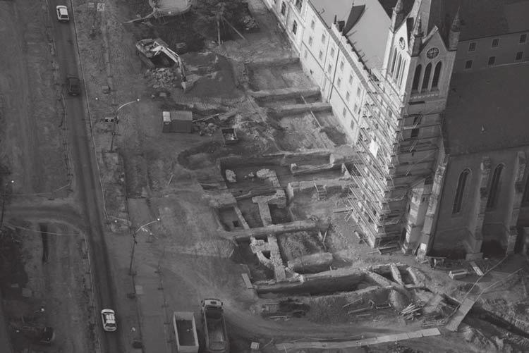 A zalaegerszegi és a keszthelyi palánkerődítések 71 8.