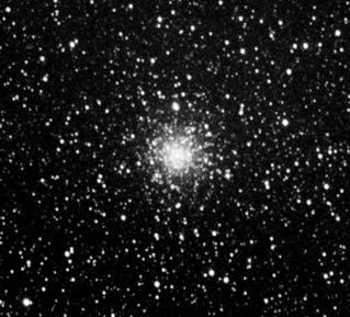 Kalendárium március 51 A megunhatatlan téli Messier-objektumok még remekül láthatóak a maratonok alatt, így az egyik legsûrûbb nyílthalmaz, az M37 is.