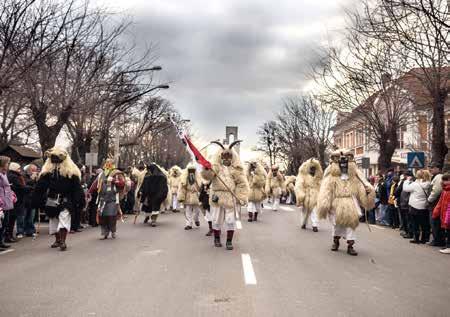 CULTURE There was a time when the jankeles disappeared almost completely but luckily, in recent years, more and more have believed they should return and again more people are dressing up in jankele