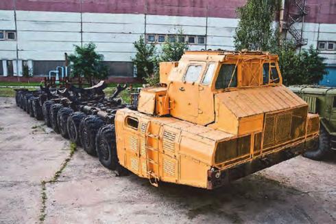 Tanulmányok Villányi György Szovjet orosz nehéz katonai vontatók és eszközhordozó alvázak V. rész A 16 kerekes MAZ 7906-os önjáró alváz fejlesztése a Szovjetunió Minisztertanácsa No. 768 247.