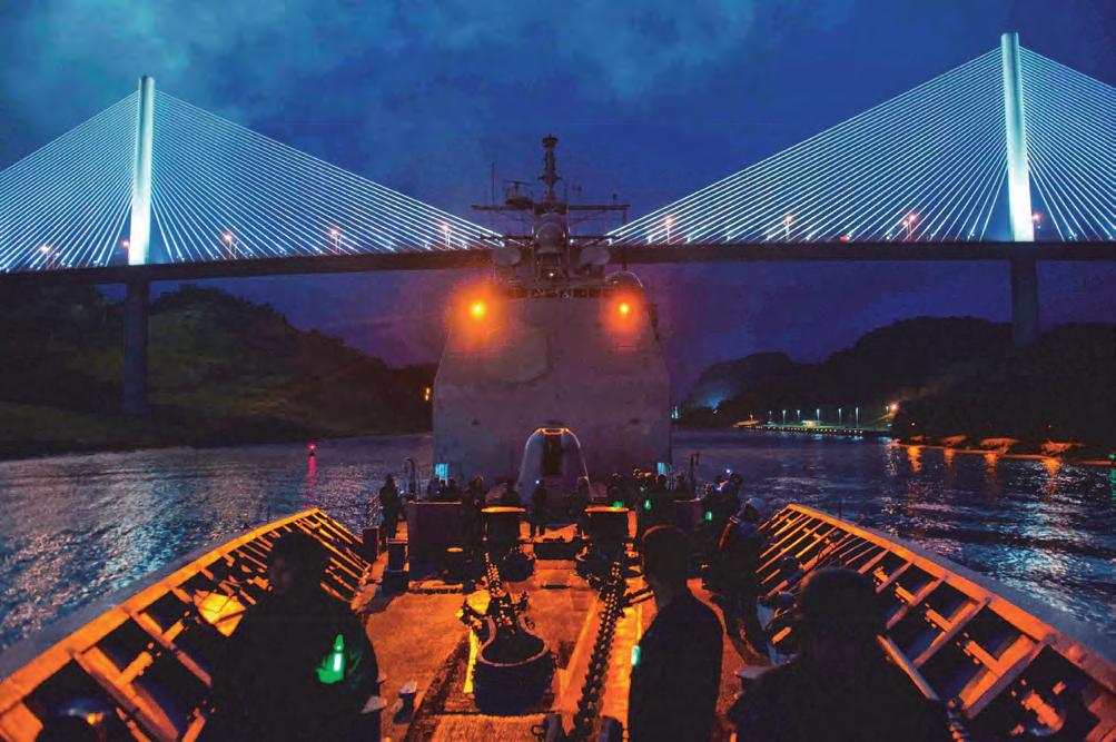 Nemzetközi haditechnikai szemle SZERKEZET 5. ábra. A USS YORKTOWN (CG 48) az Ingalls-i úszódokkban.
