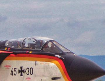 A brit Harrier (Rétihéja) és a szovjet Jak 38-as VTOL/STOL hangsebesség alatti, szubszonikus sebességű, korlátozott hatótávolságú és fegyverzetű repülőeszközök voltak, amelyeknek azonban kevesebb