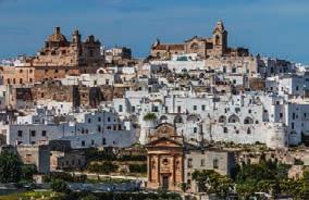 Az olasz csizma sarkán végighúzódó Puglia tartomány rendkívül színes és változatos látnivalói ellenére még nem tartozik a tömegturizmus célpontjai közé, ezért igazi, háborítatlan olasz hangulat