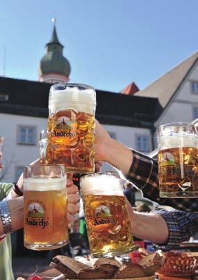 Bajorország Németország legvonzóbb vidéke, ahol a történelem, a mesék és az álmok valóra válnak. A természet, az ember alkotta szépségek, a hegycsúcsok árnyékában megbújó festôi városok ill.