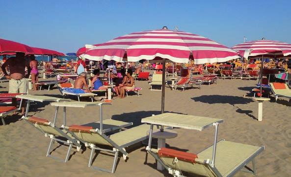Rimini, Olaszország egyik legismertebb tartományának, Emilia Romagnának a leghíresebb üdülôhelye, mely 15 km hosszú homokos tengerparttal rendelkezik.