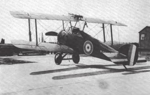 egy szűk fordulóval letenni a gépet az orr-rész sík fedélzetére. Az 1917 júliusában a flottához csatlakozó páncélossal augusztusban megkezdték a próbákat.