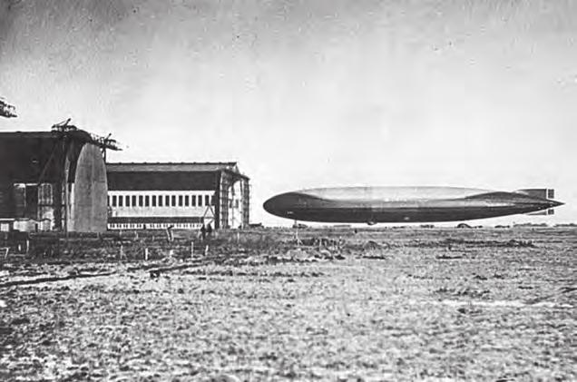 16. ábra. Az L54 Zeppelin léghajó kiégett roncsa a támadást követően (Fotók a szerző gyűjteményéből.) 14. ábra. A célpont: a tonderni léghajóbázis.