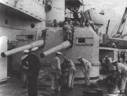 6. ábra. A SCHARNHORST 1940 telén be a német hajótól, a második sortűz egyik lövedéke pedig már el is találta azt.