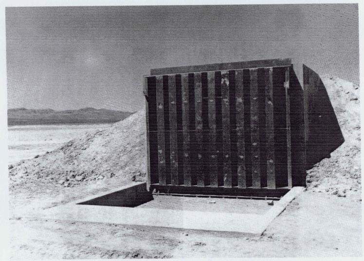 Ekkorák a Cheyenne Mountain Complex (NORAD) védőajtói is és a volt NSZK kománybunker védőajtói is. 31.