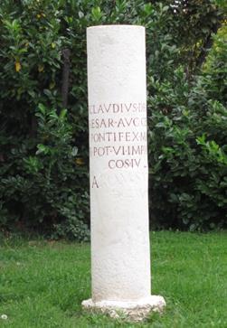 Hány kilométer ez alapján Savaria és Róma római utakon mért távolsága?