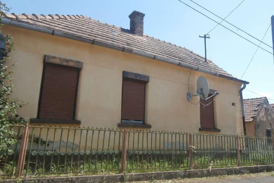 Műszaki létesítmények: A településképet nagymértékben befolyásolják azok a műszaki létesítmények, melyek a település működéshez