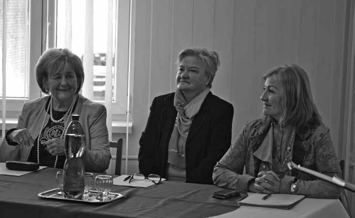 2017/1 OSVETÁR NÉPMŰVELŐ 15 Mgr. Jolana Halásová, Mária Pogányová, Mgr. Dáša Szabóová NOC pani Jarka Čajková.