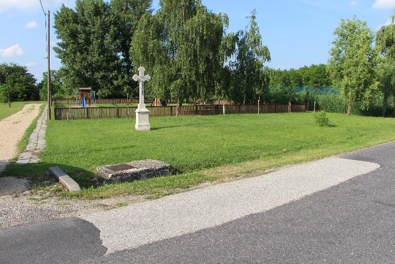 alatt található parkba tervezett a pihenőhely elhelyezése.