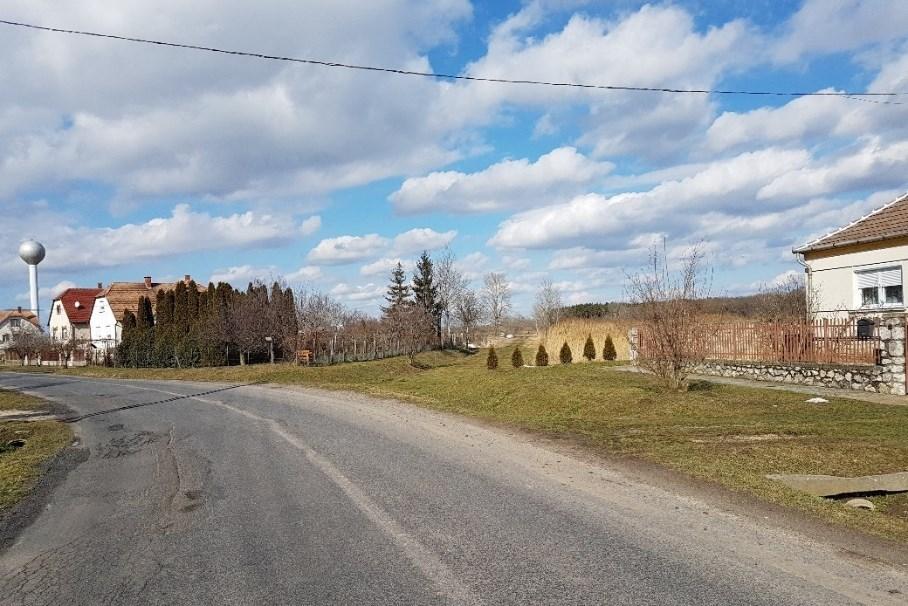 A helyszín közelében semmilyen szolgáltatás, látnivaló nem található, ezért javasolt más helyszín kijelölése.