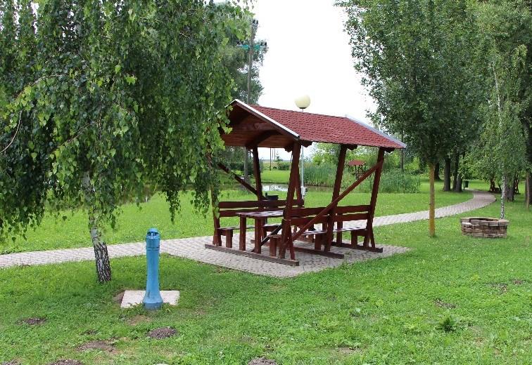 tervezett fejlesztésekkel össze kell hangolni a pihenőhely elrendezését.