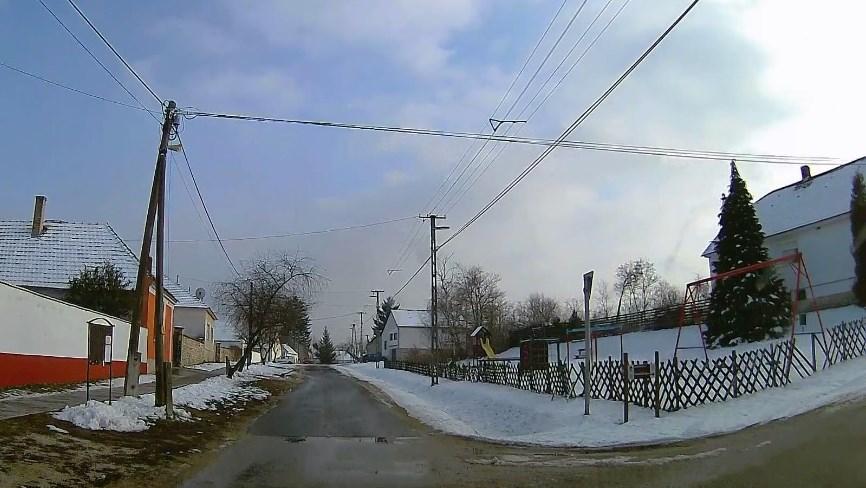 szolgáltatás vagy ivóvízvételi lehetőség nem biztosított.