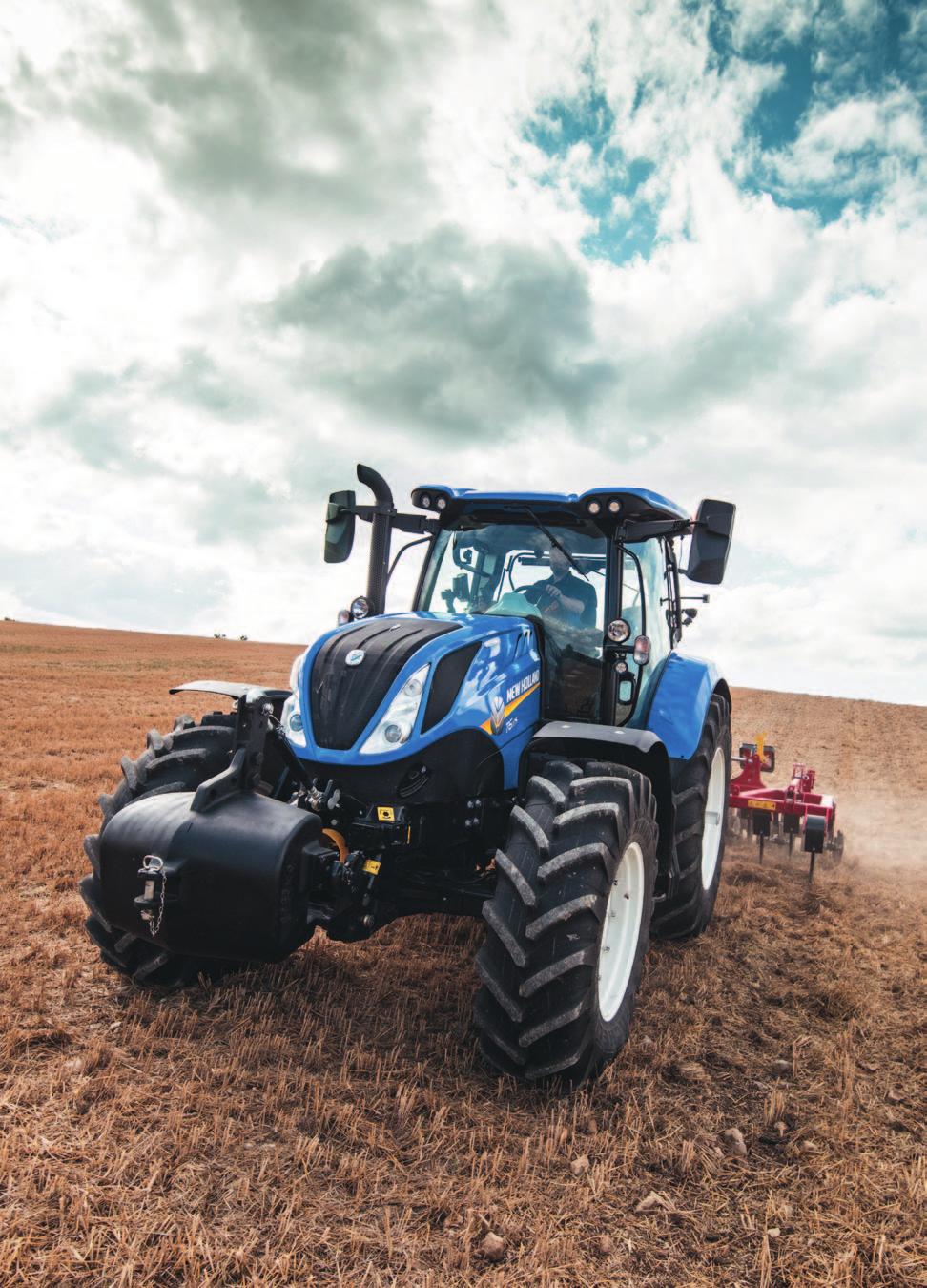 MUNKAGÉP ERŐGÉP hatékonyság és komfort NH T6 Dynamic Command A 2017-es év legnagyobb nemzetközi szakmai kiállításán, a hannoveri Agritechnicán mutatták be a New Holland új fejlesztésű csoport