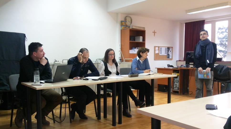 Verseltek A hagyományokhoz híven, ismét megrendezésre került az iskolai szavalóverseny. A zsűri (Szittner Ágnes, Szitásné dr.