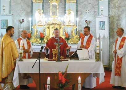 Beer Miklós váci megyéspüspök celebrálta a szentmisét A szeptember elsejei Veni Sancte tanévnyitó szentmisén melyet dr.