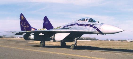 alakulat, úgy mint a US Navy F 14B-jei, a US Marines F/A-18 C/D-jei, az USAF F 16-sai, vagy éppen a Royal Navy Sea 6. áb ra. MiG 29B (11-es) MH 59. Kecskemét, 2009.