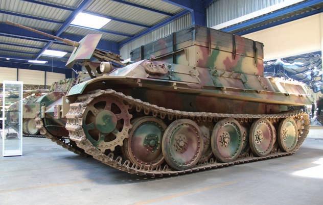 Panther alvázra szerelt, Bergepanther műszaki harcjárműnek 20 mm-es gépágyúja ellenére, nyitott, félig fa felépítménye miatt, egy kézigránát, vagy gyalogsági lőfegyver is elpusztíthatta a kezelőit