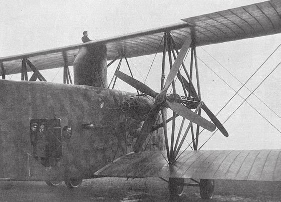 1918-ig a német technika vitte e rendszert tökéletességre, így német nyelvterületi archívumokban, valamint a M. Kir. Légügyi Hivatal egykori, töredékesen fennmaradt könyvtáranyagában búvárkodtam.