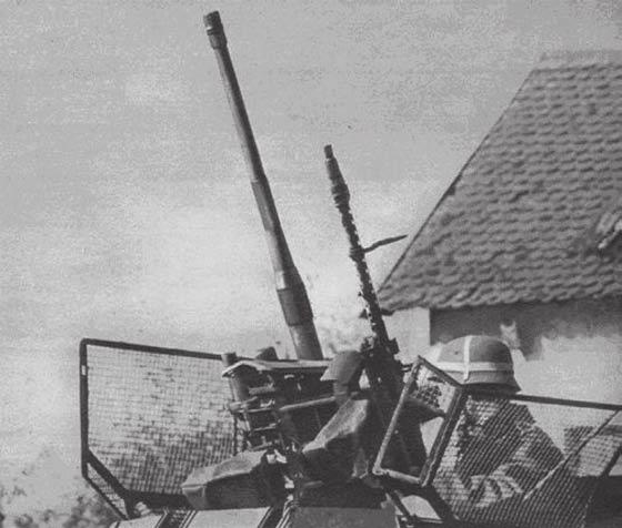 Erre a háromfős személyzettel ellátott páncélosra egy nagyobb, immáron tízszögletű, felül ugyancsak nyitott forgótornyot szereltek, melyben a 7,92 mm-es géppuska mellet egy 2 cm-es KwK (harckocsi