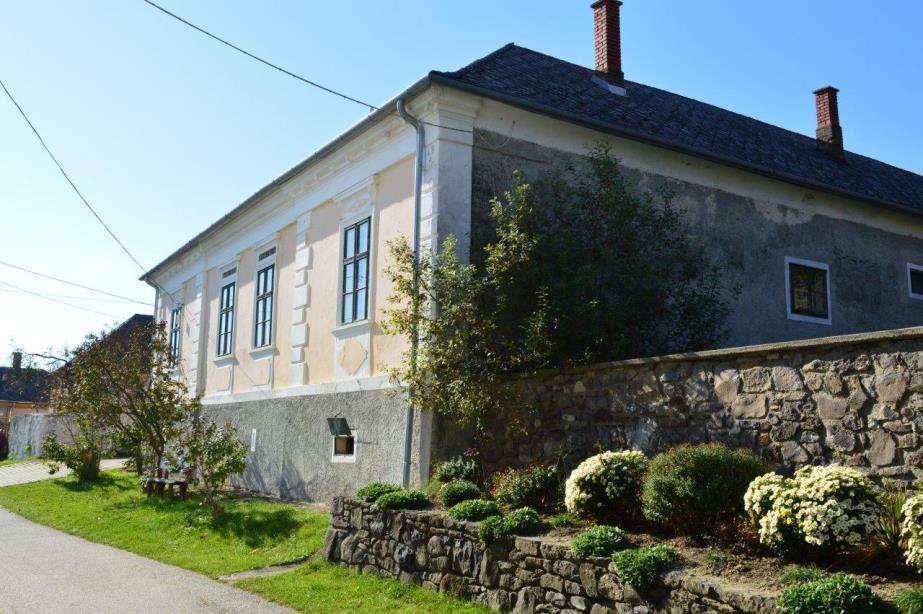 Helyi védelemre javasolt épületek az örökségvédelmi hatástanulmány alapján Foxod u. Hrsz:594 Jó állapotú Malom jav. Petőfi u. 67 Hrsz:235 Felújított Petőfi u. 43. Hrsz:250/1 Felújított Petőfi u. 15.